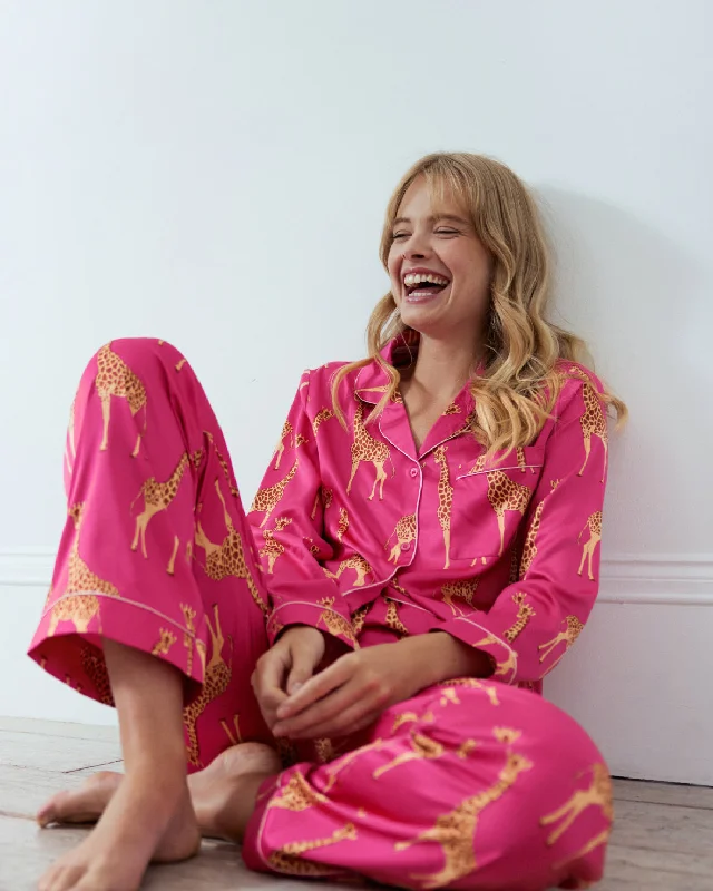 Satin Giraffe Print Long Pyjama Set - Pink