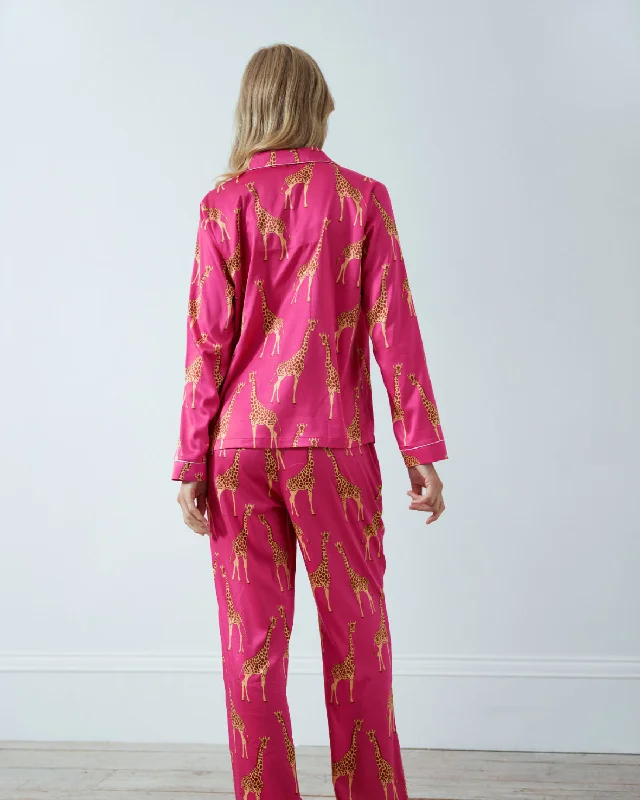 Satin Giraffe Print Long Pyjama Set - Pink